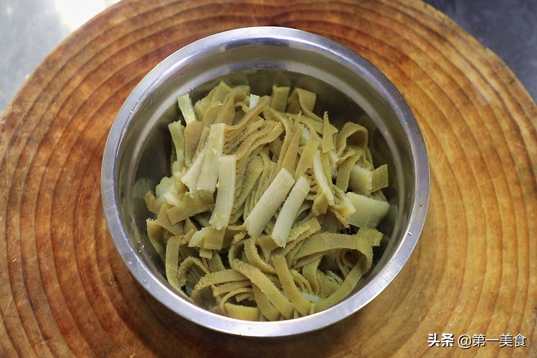 水煮毛肚脆嫩爽口,重庆正宗火爆毛肚做法