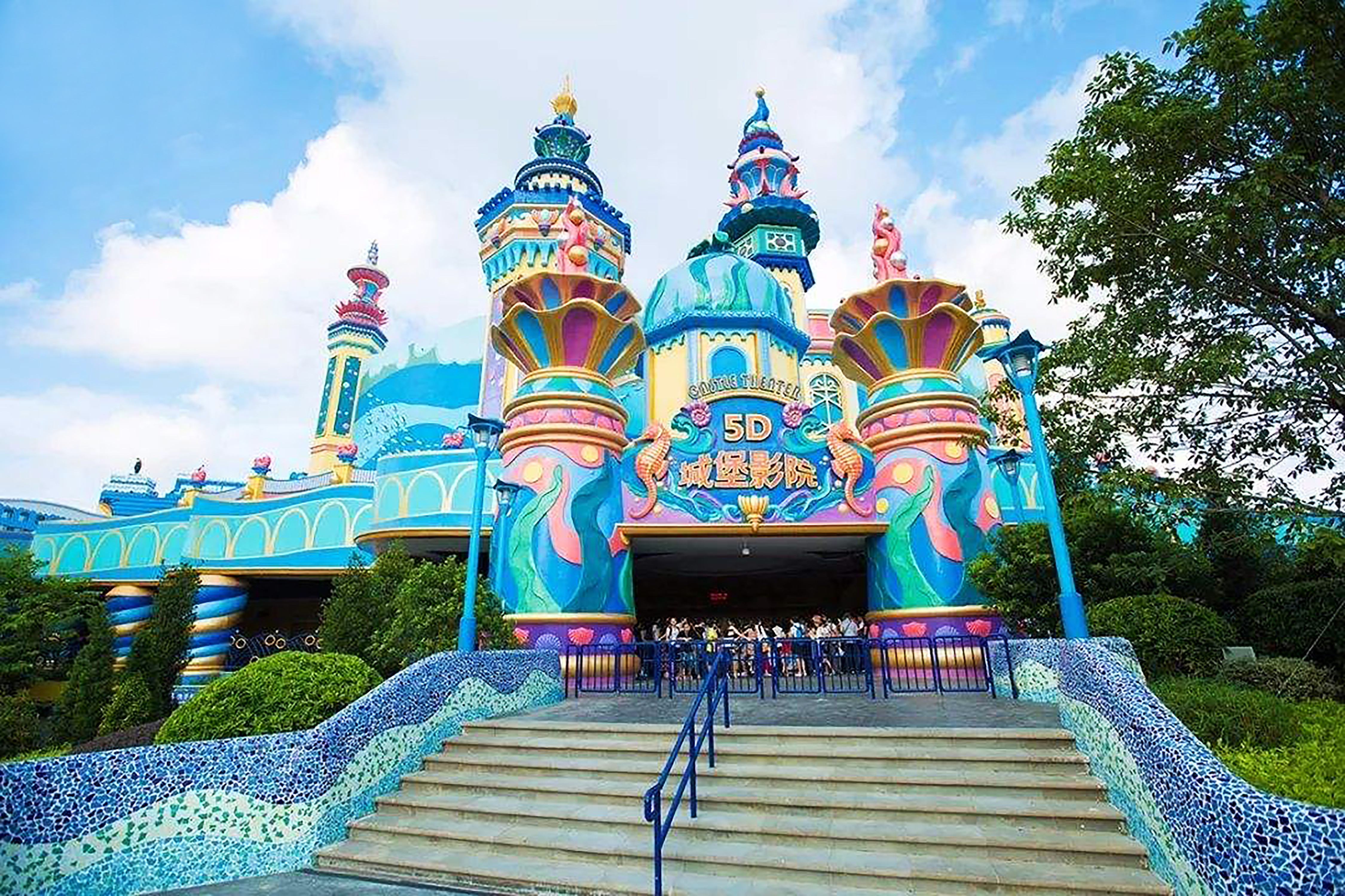 珠海和澳门一河之隔,珠海号称百岛之城