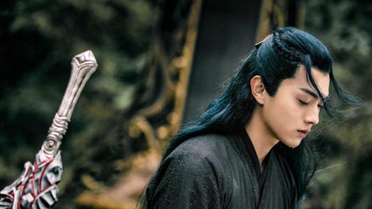 蹭不蹭热度不好说，编辑二字用的妙！替许凯撇清，夸赞有些假