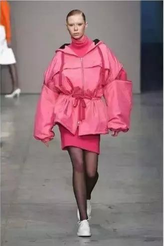 男生最讨厌的穿搭第一名,男生最令人讨厌的穿搭