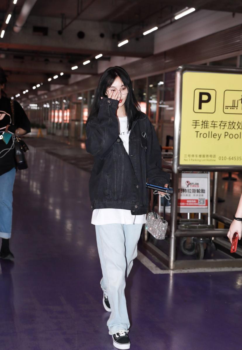 李菲儿冬日穿衣搭配,李菲儿减龄穿衣搭配