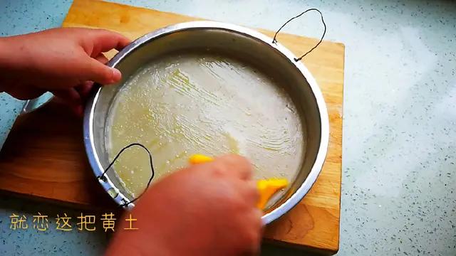 凉皮制作干裂,做凉皮粘锅怎么处理