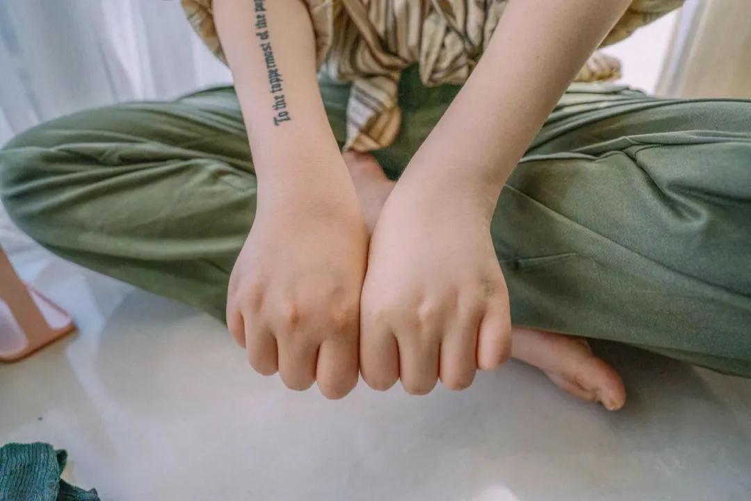 夏日的浪漫洗衣液香味持久留香,真丝护色洗衣液桑蚕丝专用