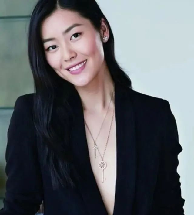 贫民窟女孩能买奢侈品么,中古tiffany项链