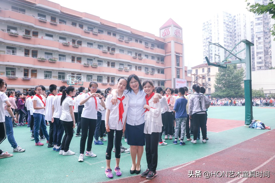 我们是时间旅行者寻找生命中的光,我们都是旅行者寻找生命中的光