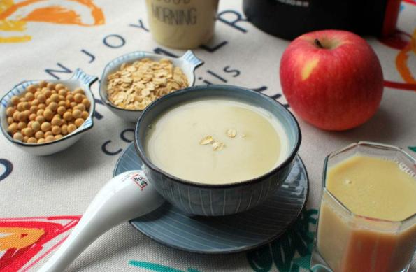 宝宝喝了豆浆发烧呕吐,宝宝喝了豆浆拉肚子呕吐怎么办