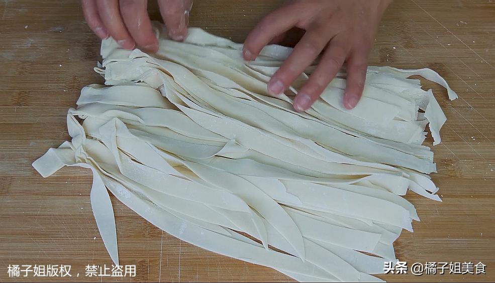 凉面的面条怎么煮商业做法,凉面用的面条最正宗的做法