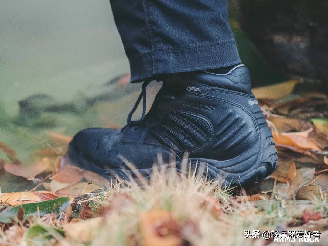 穿什么鞋更好的保护脚,军靴既能透气又能防水吗