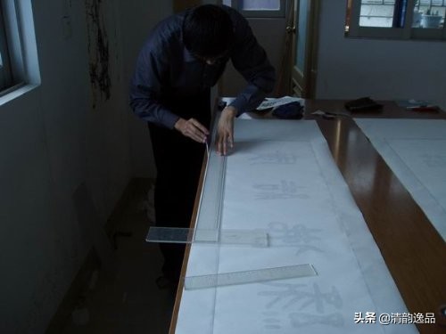 字画木框手工装裱全过程,字画装裱浆糊制作全过程视频