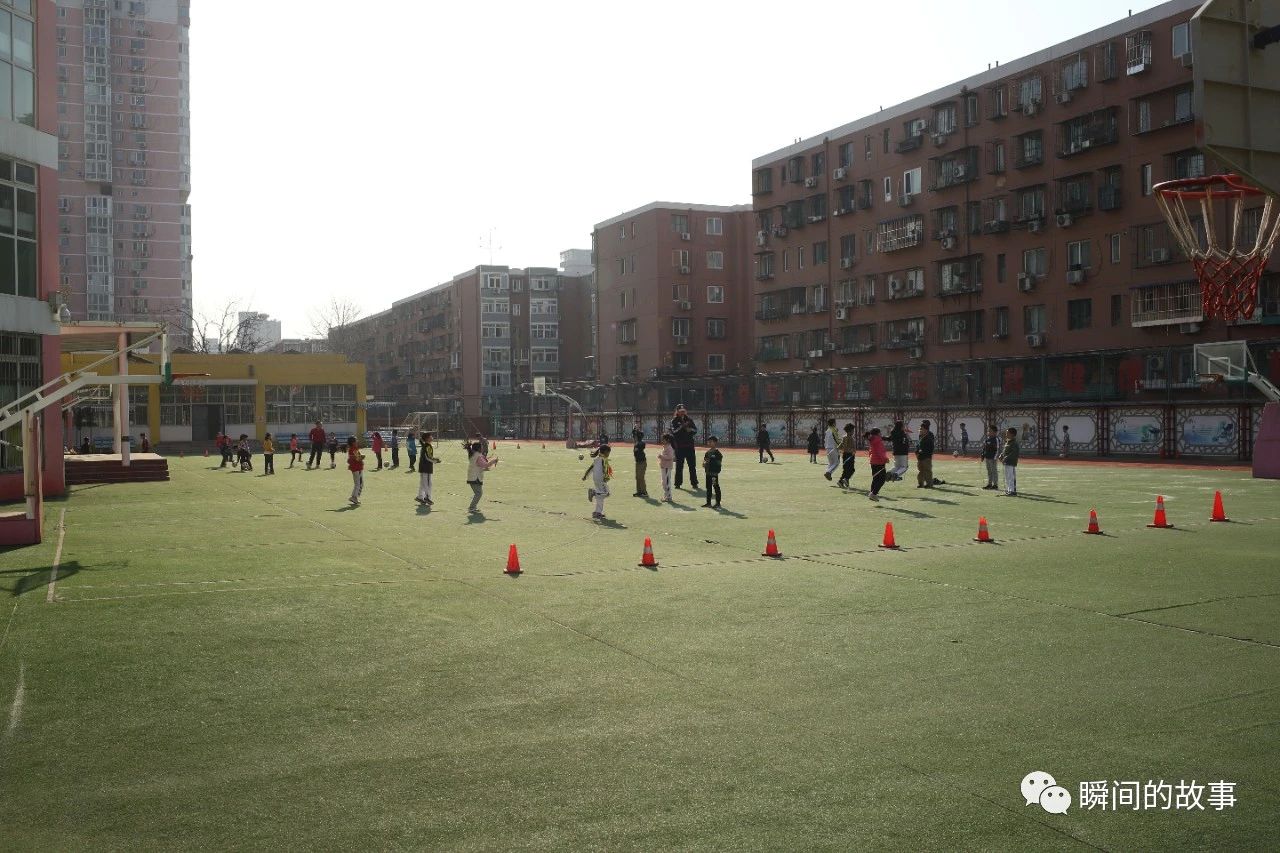小学体育课示范课篮球,北京市小学体育课完整版