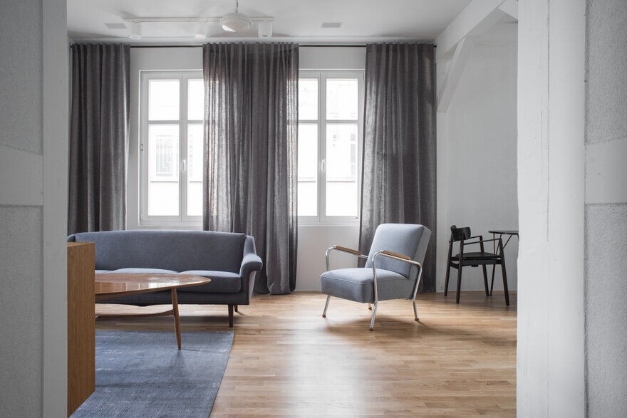 谁说客厅就得“老三样”？90㎡的家舍弃没必要的电视柜，清爽极了