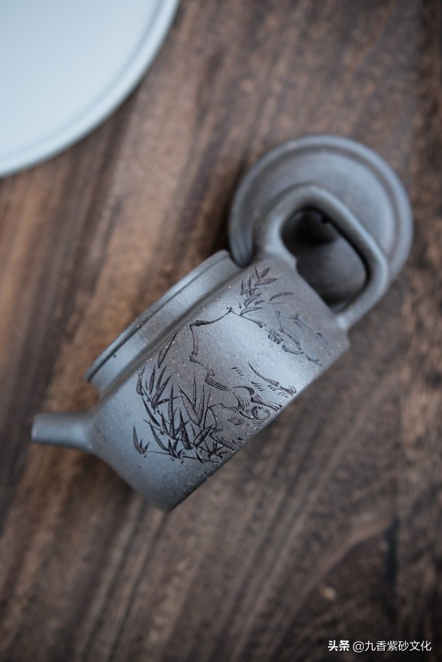 青灰段泥紫砂壶为什么便宜,青灰泥紫砂壶值得入手吗