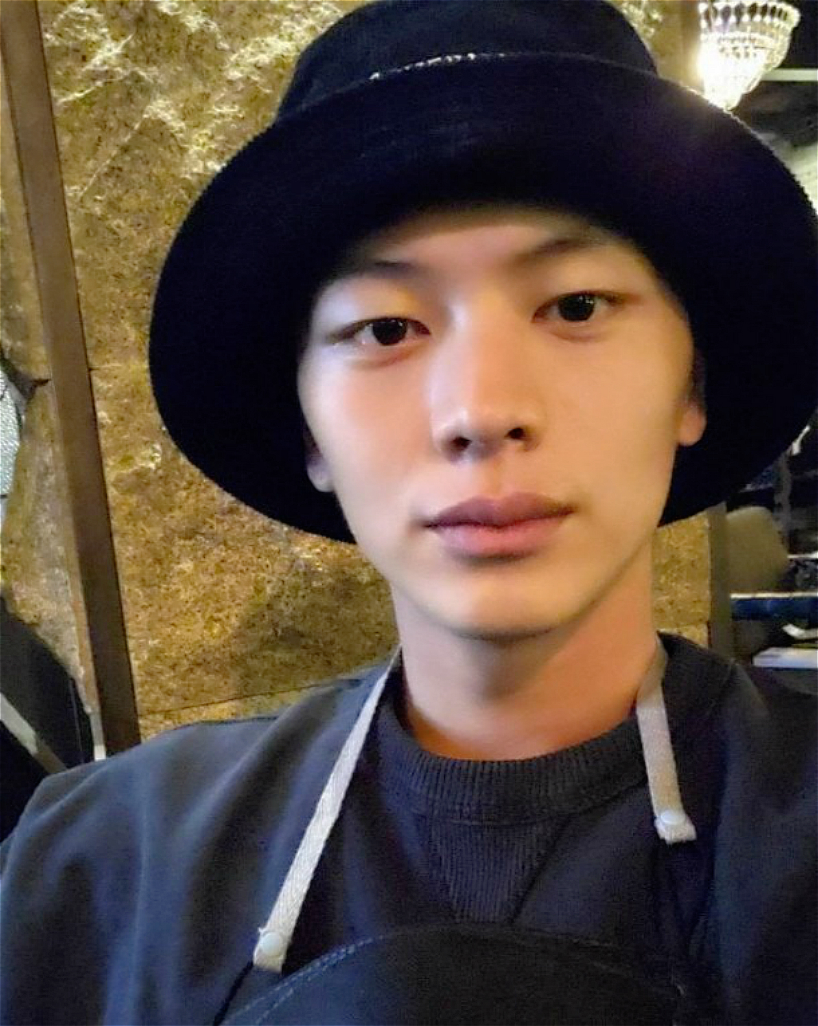 BTOB陆星材近况：看剧本确认摄像机，这是拍军人电影？