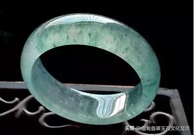 怎么辨别翡翠手镯好坏图解,翡翠手镯好坏最简单方法