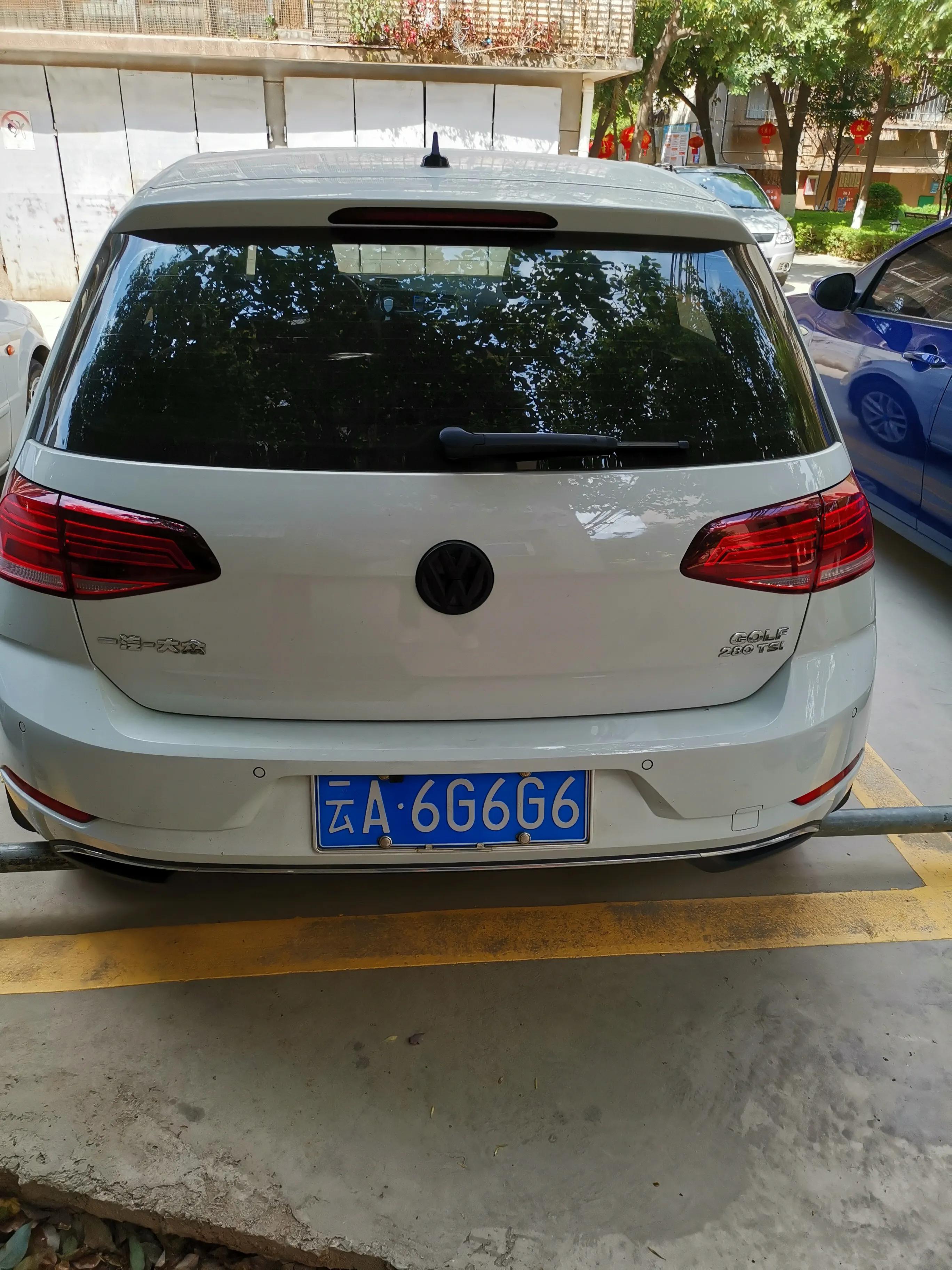 高尔夫手动挡哪个车型好,高尔夫r8代手动挡