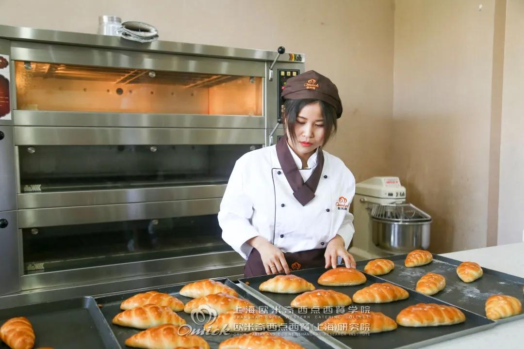 欧米奇蛋糕大赛,武汉欧米奇安佳杯比赛