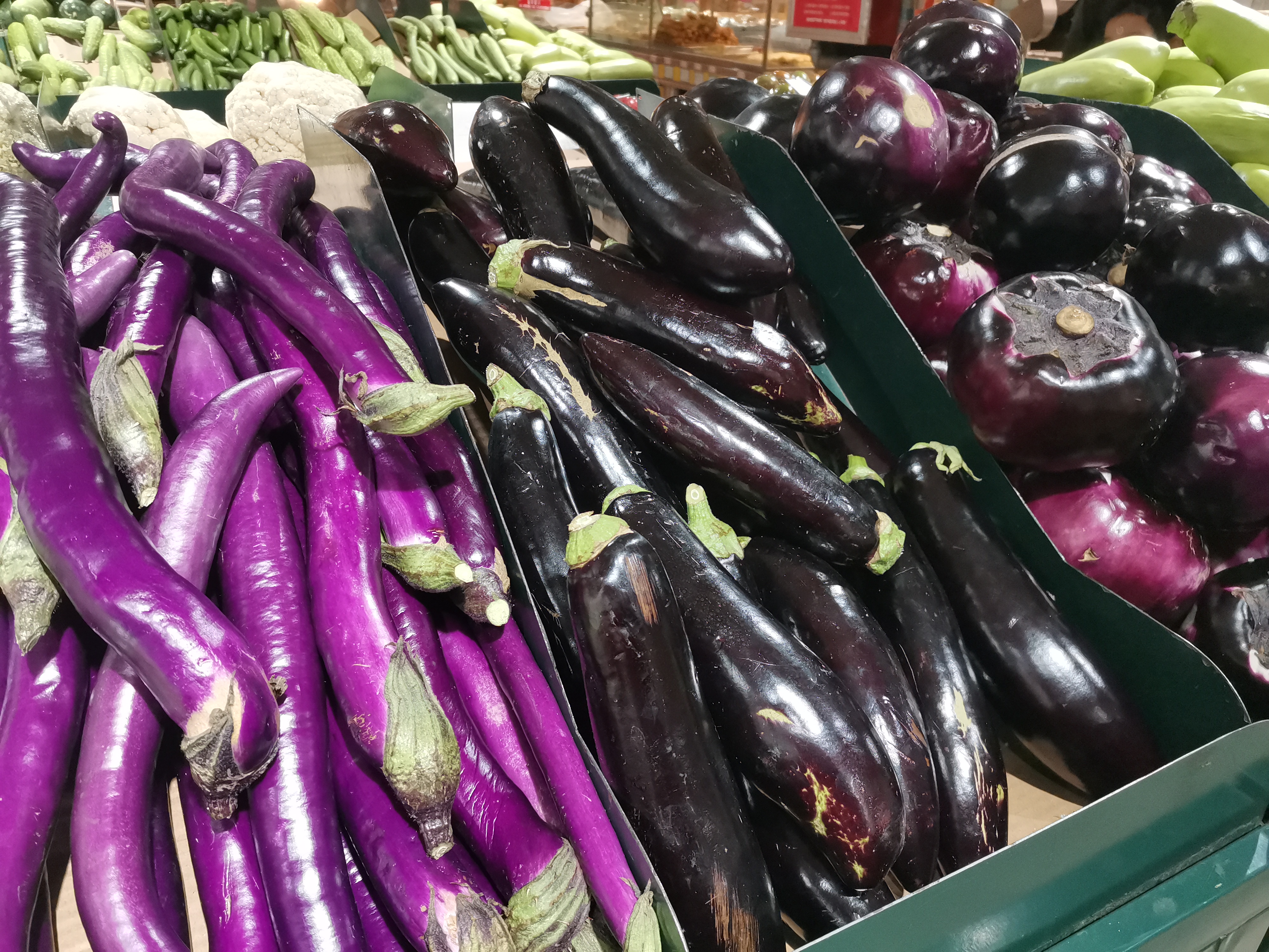 茄子有几种怎么区分,买茄子颜色深好还是浅好