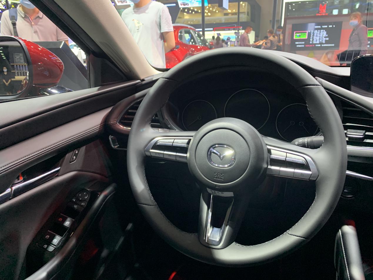 昂克赛拉与同级对比安全性,昂克赛拉对比思域的优点