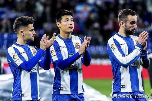 武磊因为啥被罚黄牌,武磊被判犯规吃黄牌