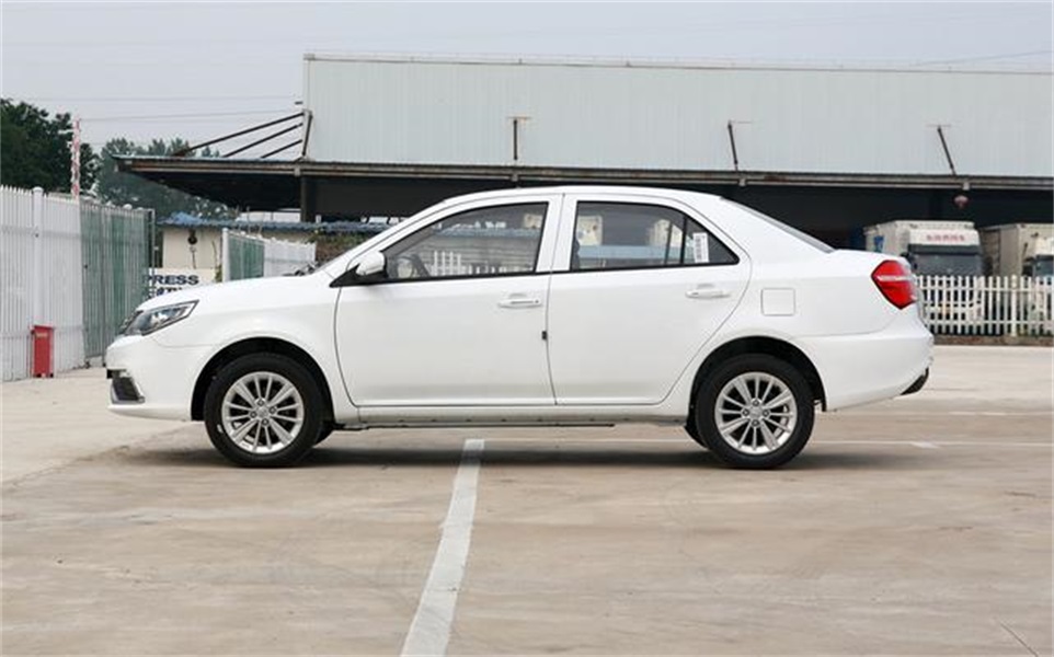 吉利金刚手动精英版值不值得买,吉利金刚最新款价格表