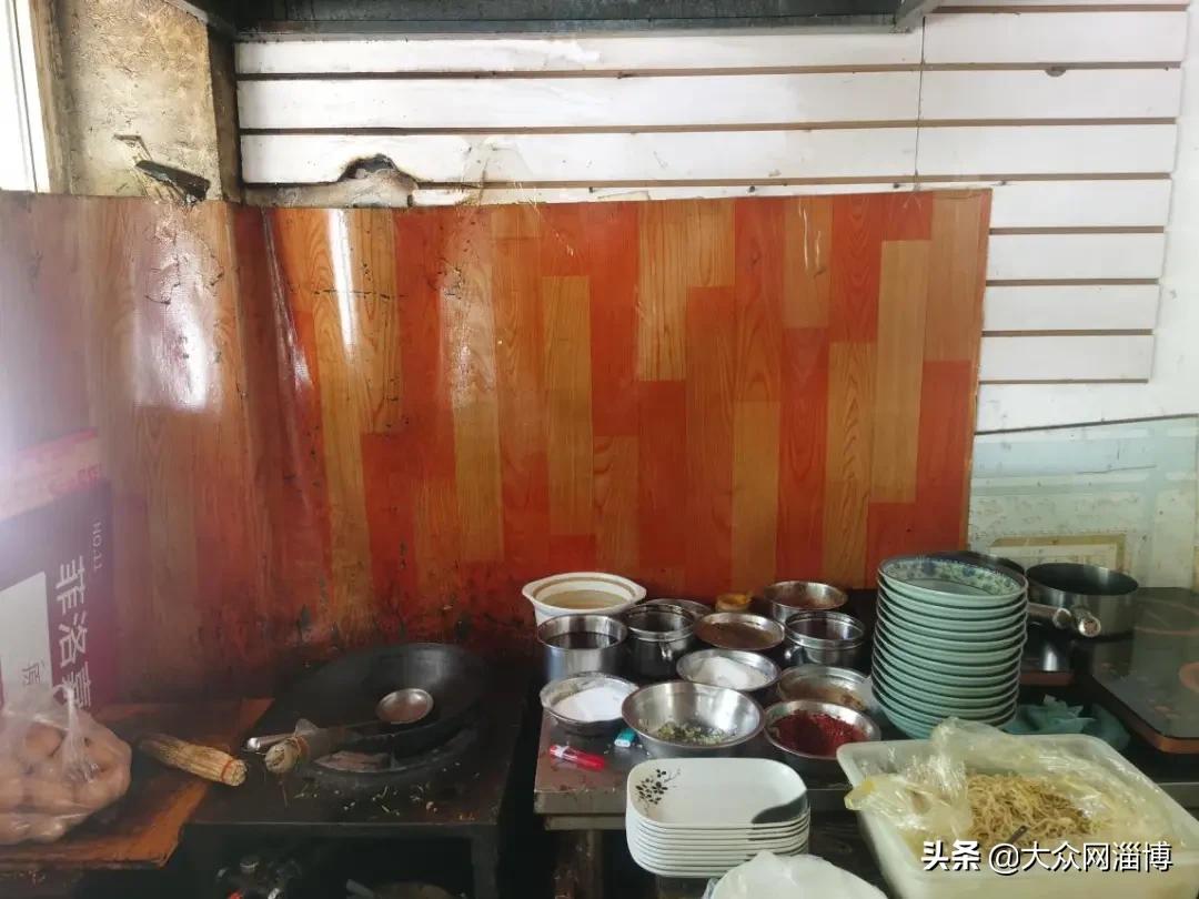 曝光餐饮后厨脏乱差违法吗,曝光滨州多家餐饮店上黑榜