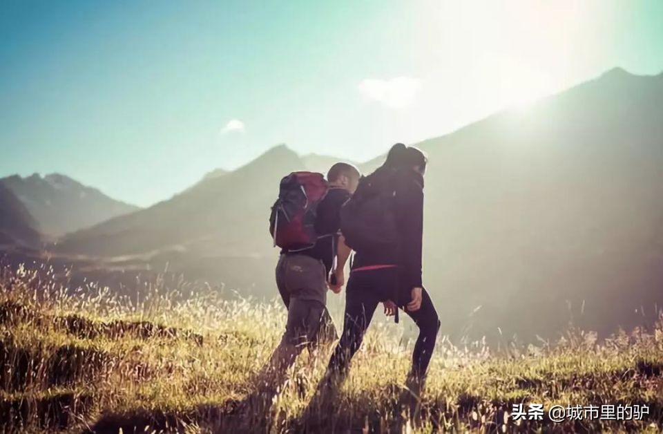 徒步护膝用开放式还是包裹式,徒步护膝是预防型还是加强型