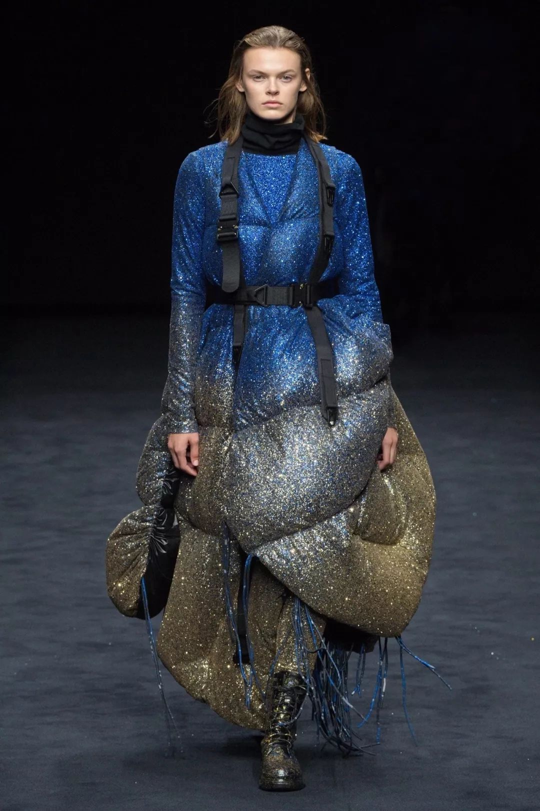 羽绒服太肥大太臃肿了怎么办,羽绒服穿肥点好还是瘦点好看