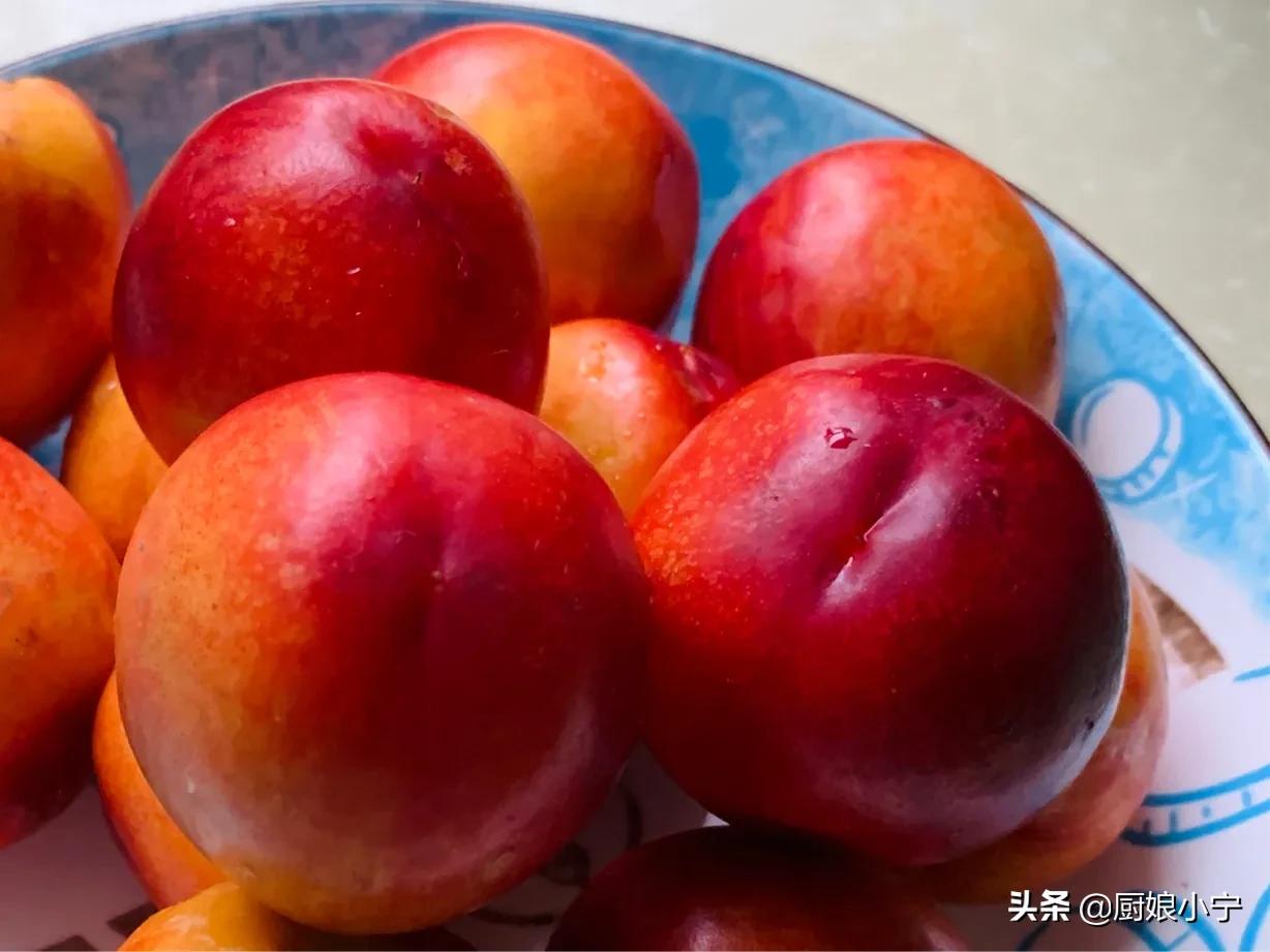 甜的油桃怎么挑,挑油桃怎么挑最好的最甜的