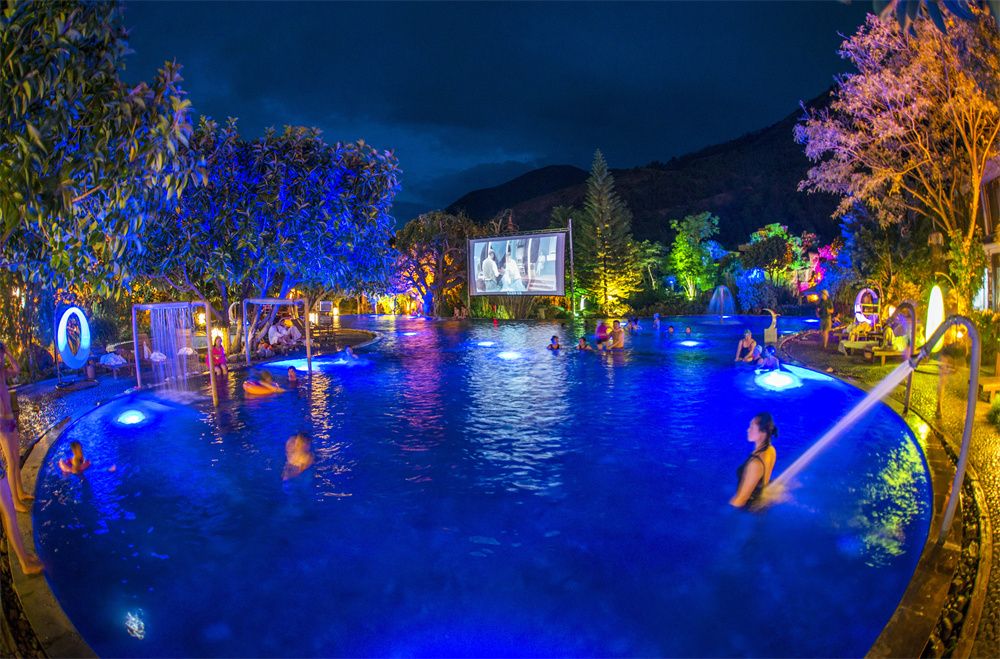 泡温泉到什么地方去,大理去哪里泡温泉最好