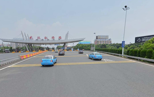 武汉北郊反差最大的生活区：一路公交车和一座工业园烙印的青春