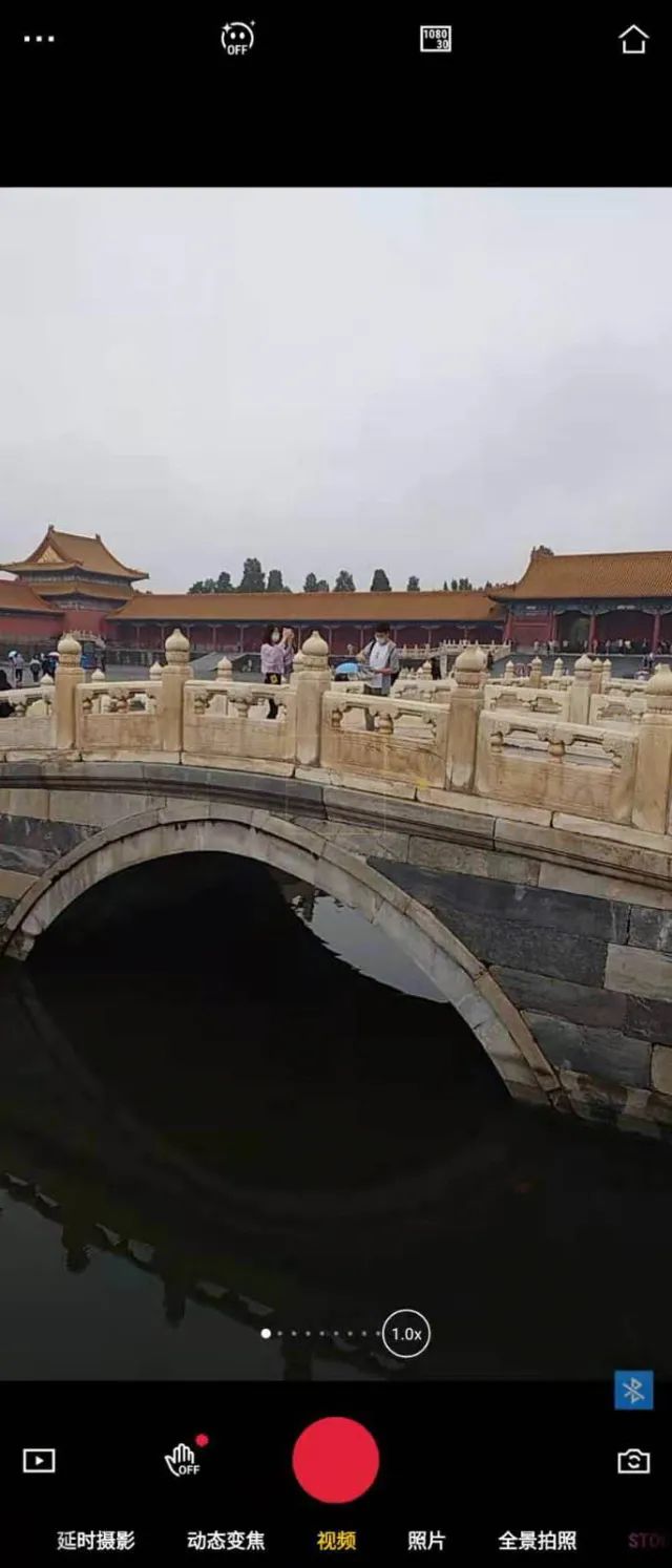 智云5和大疆om5哪个性价比更高,大疆om5稳定器放大功能不能放大