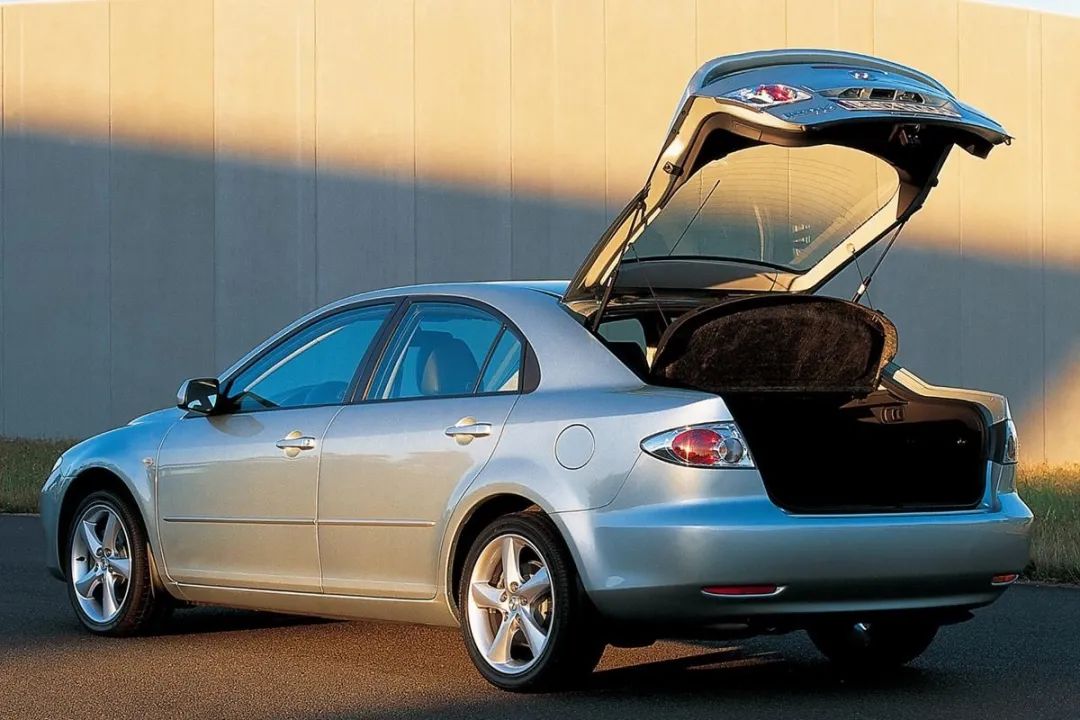 整备好的老款奔驰值得买吗,2手奔驰哪款车最值得入手