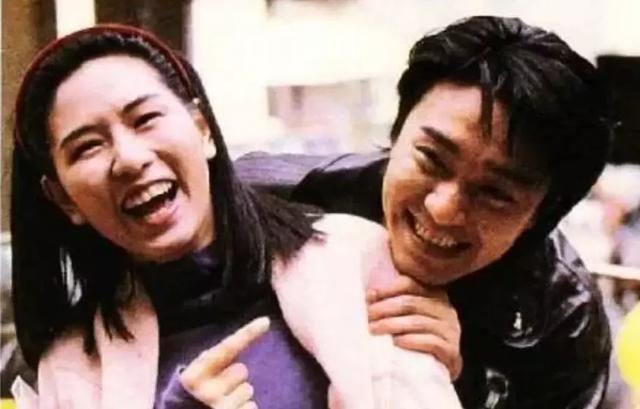 57岁周星驰历经4段感情，罗慧娟对他影响最为深，莫文蔚不计前嫌