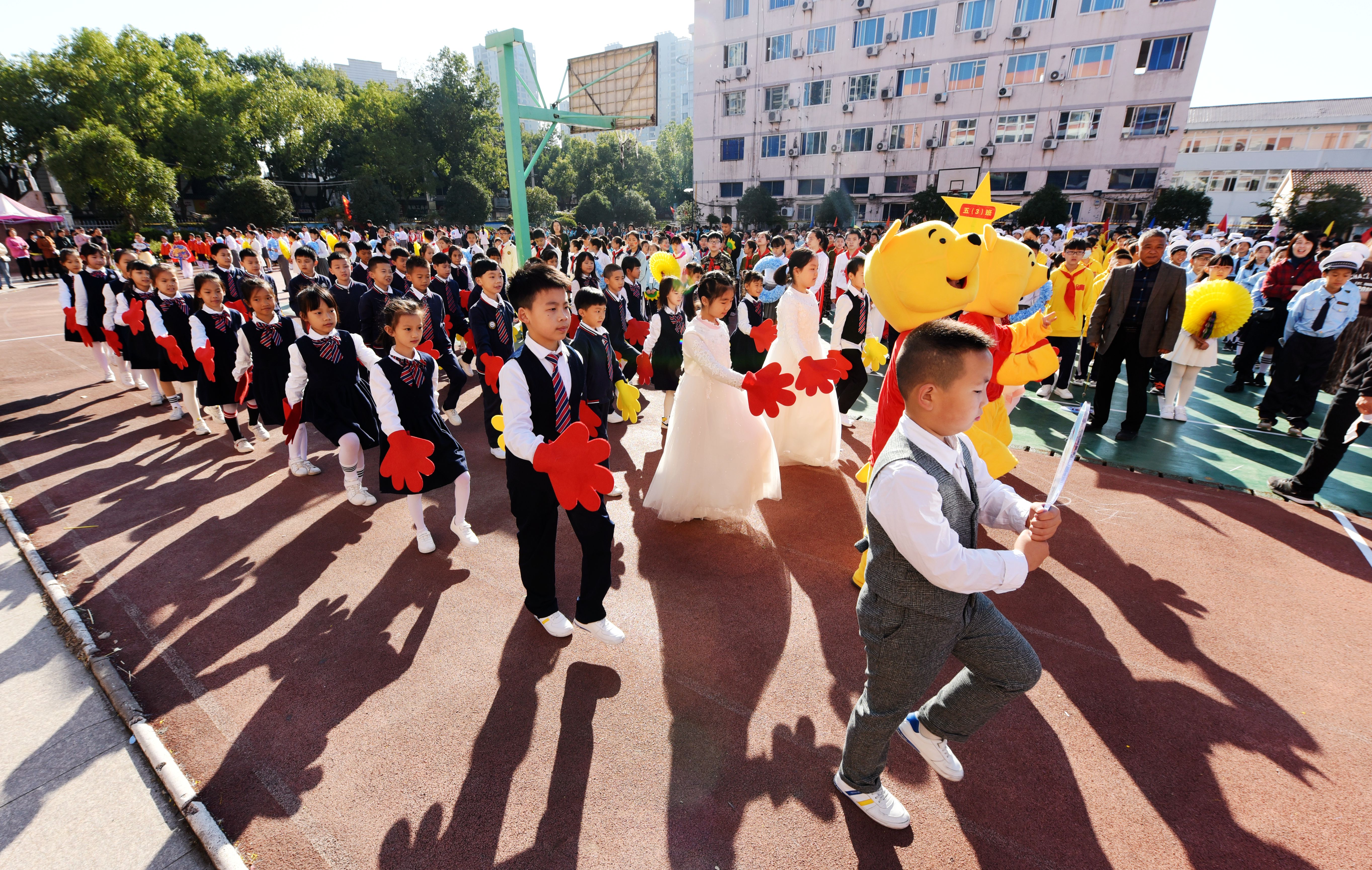 2016年仙居县中小学生运动会,学校运动会开幕式奇葩服装