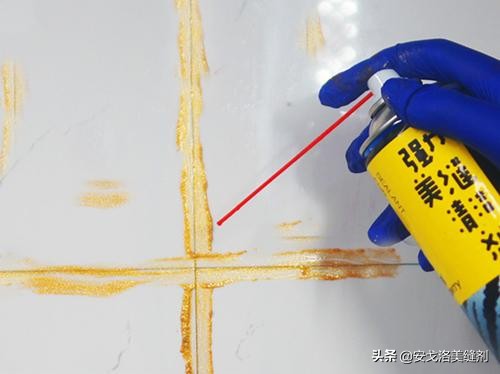 地板美缝剂多久清理周边胶,地板有美缝剂如何清理