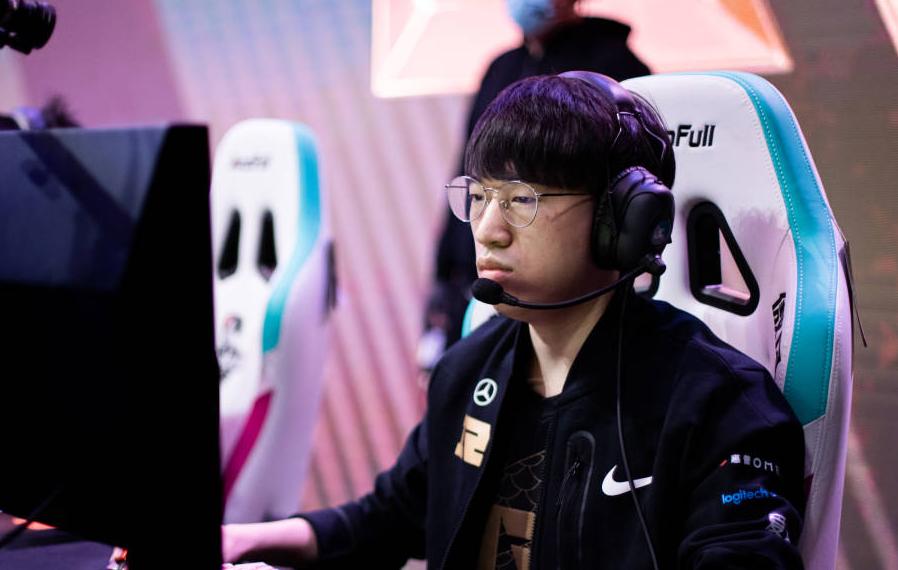 冠军上单对决theshy剪刀妹,冠军theshy配合什么打野