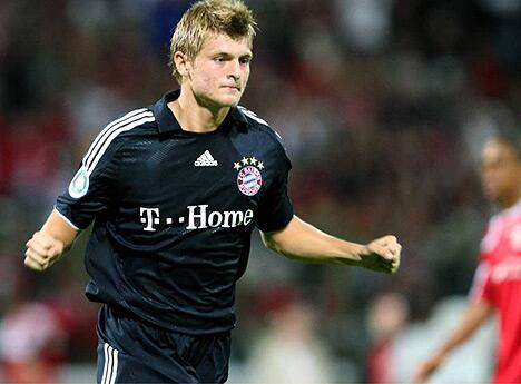 克罗斯职业生涯身价,140年度最佳球员克罗斯