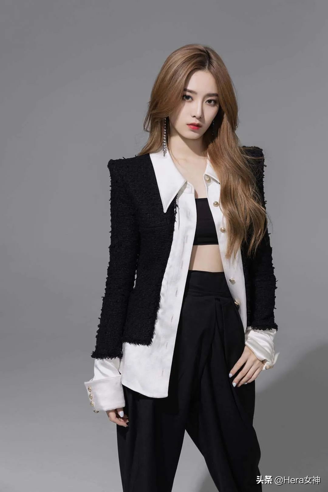 徐艺洋黄子韬最新一期,徐艺洋近日机场穿搭