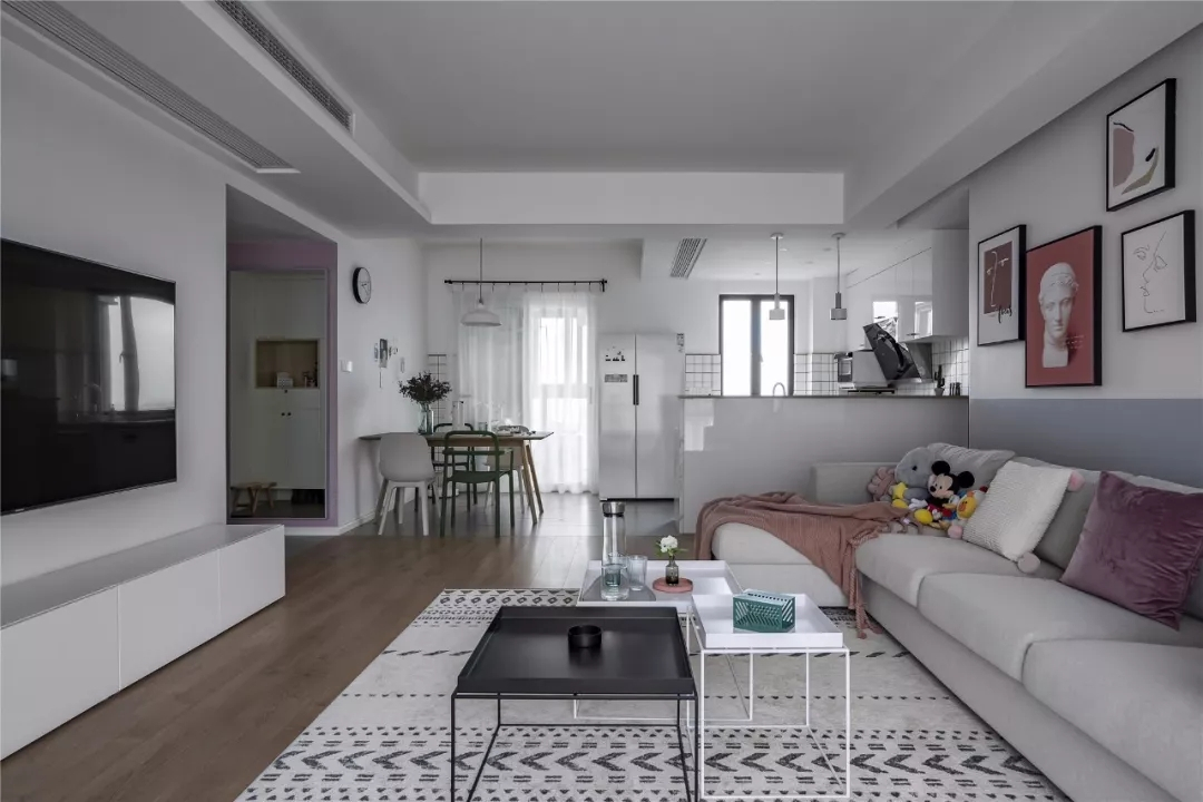 设计师-何海超/简单的特色、低调的奢华、憧憬美好的未来