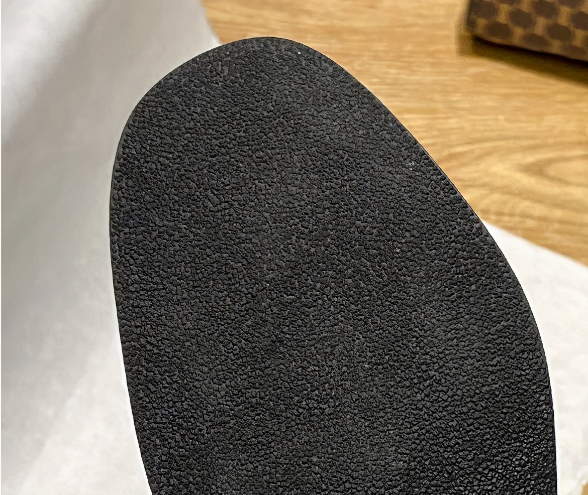 今冬最后一双鞋,选让你腿长1米8的切尔西,女人的优雅从它开始