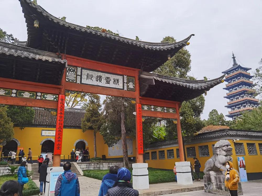 现在的半价优惠,免费半价会一起来吗