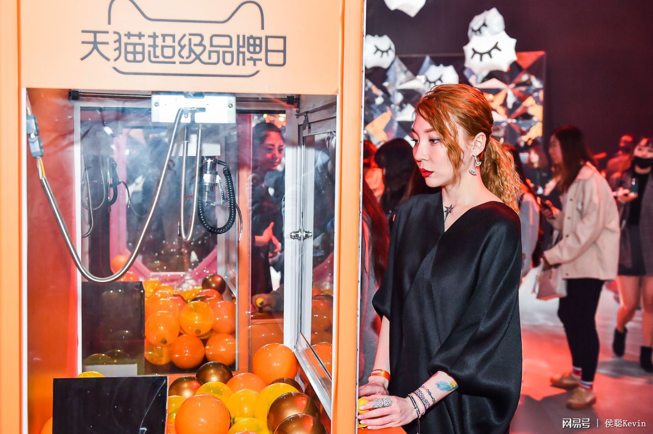 10.18植村秀新品派对,植村秀2018圣诞彩妆视频