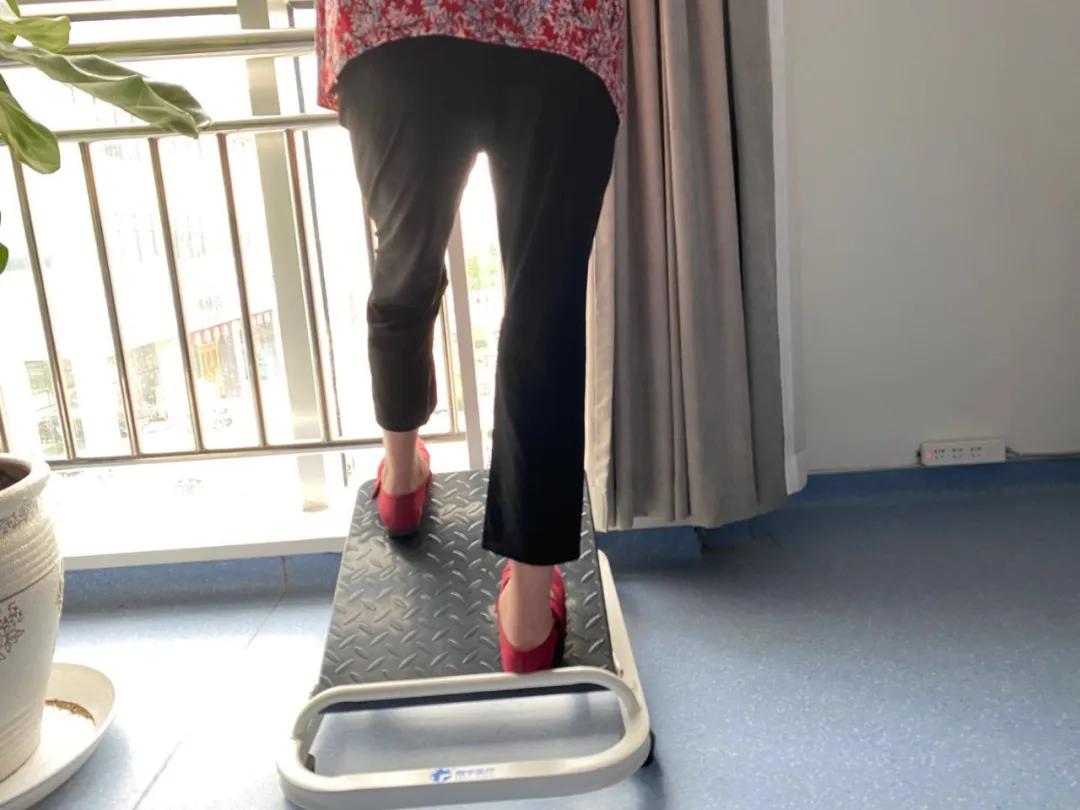 老人走路不稳怎么治疗,老人走路不稳多注意