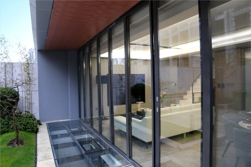 「十堰」在十堰一家小区拍下，这样的外墙第一次见，太牛了