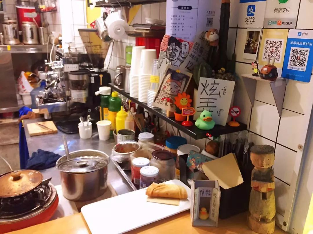 花椒、蛋烘糕和肉桂,对头,这里是咖啡店