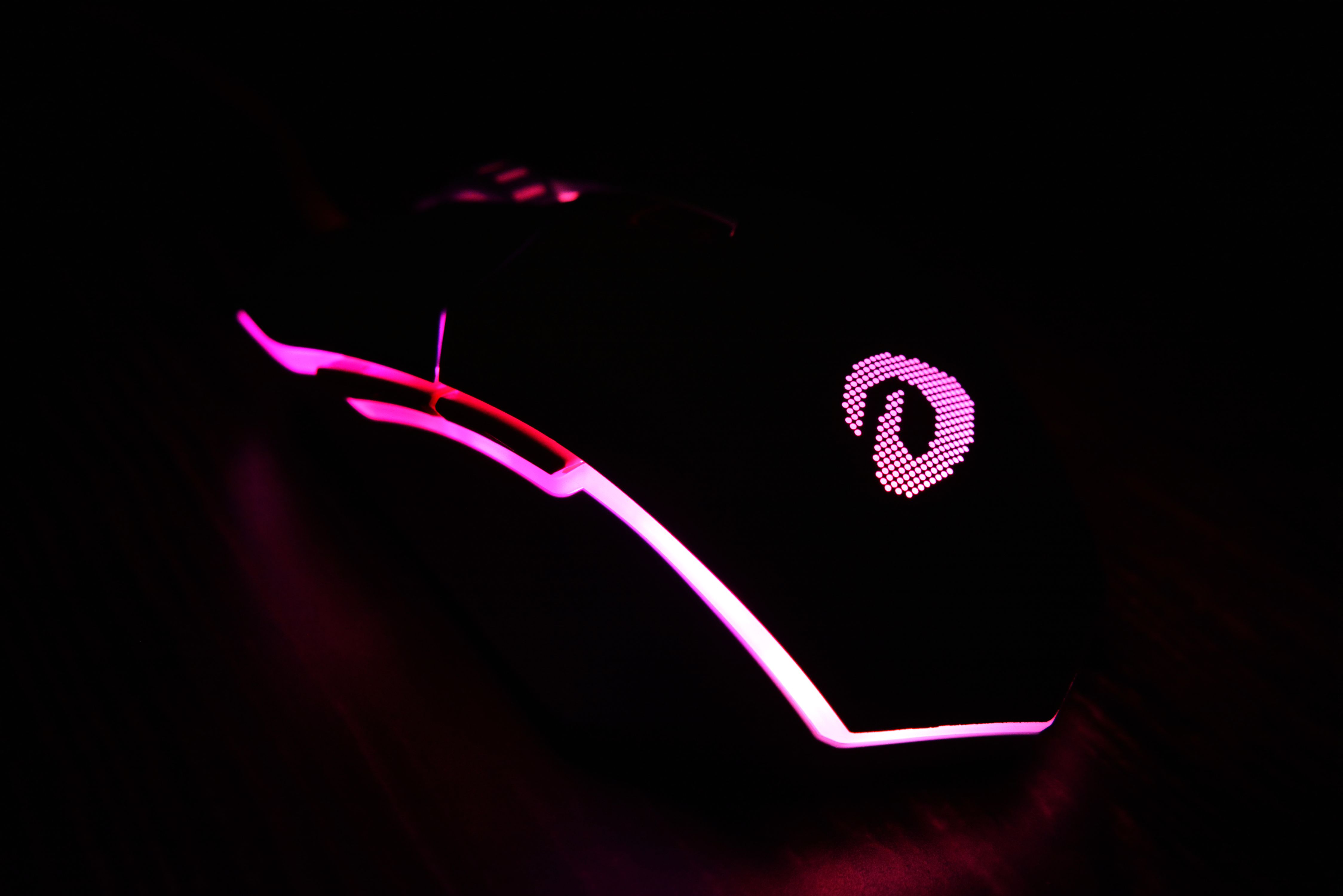 达尔优em910鼠标换微动,达尔优em910鼠标和雷蛇蝰蛇对比