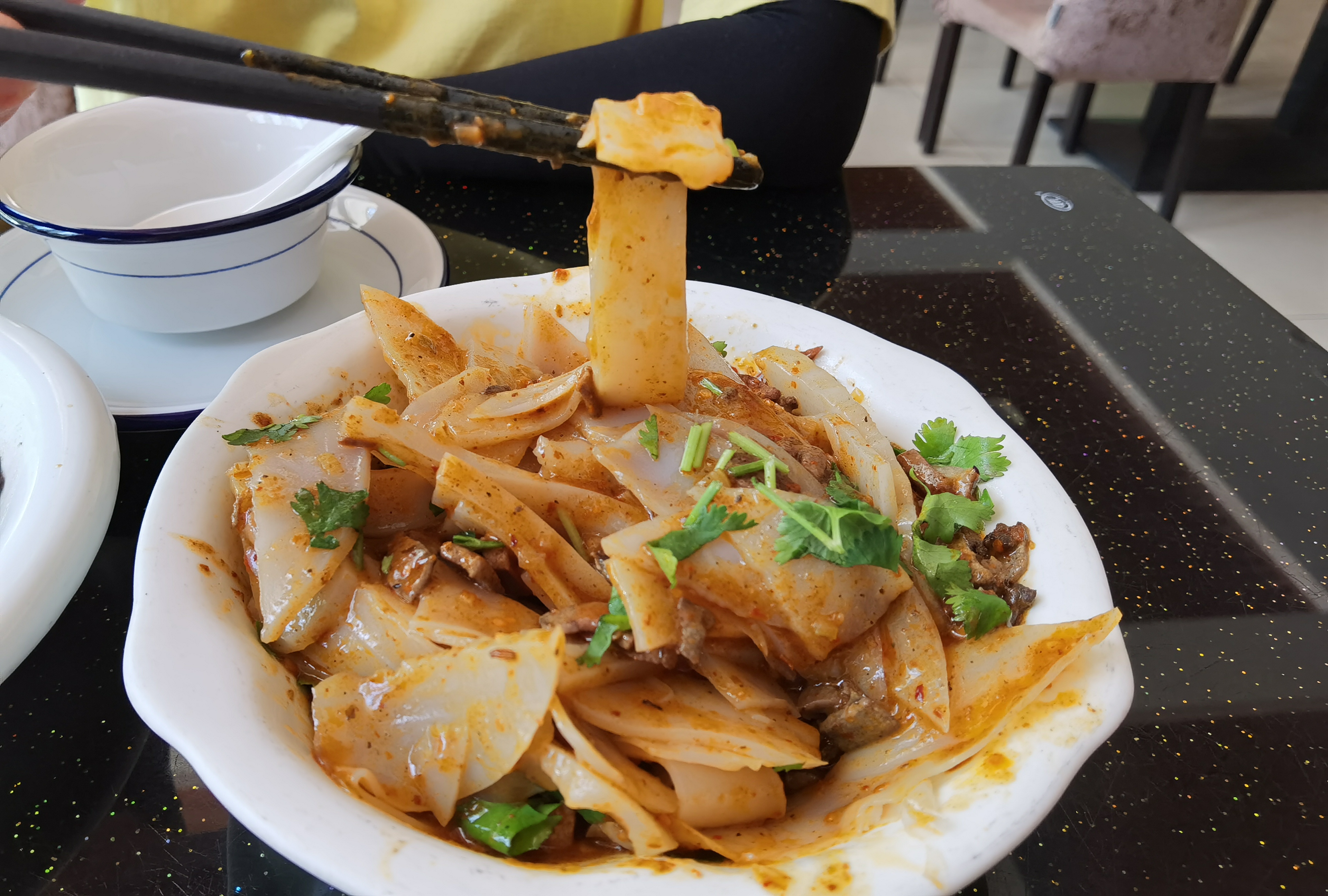 延安这家饭店尽心了，吃着觉得没达到预期值应该是我的错