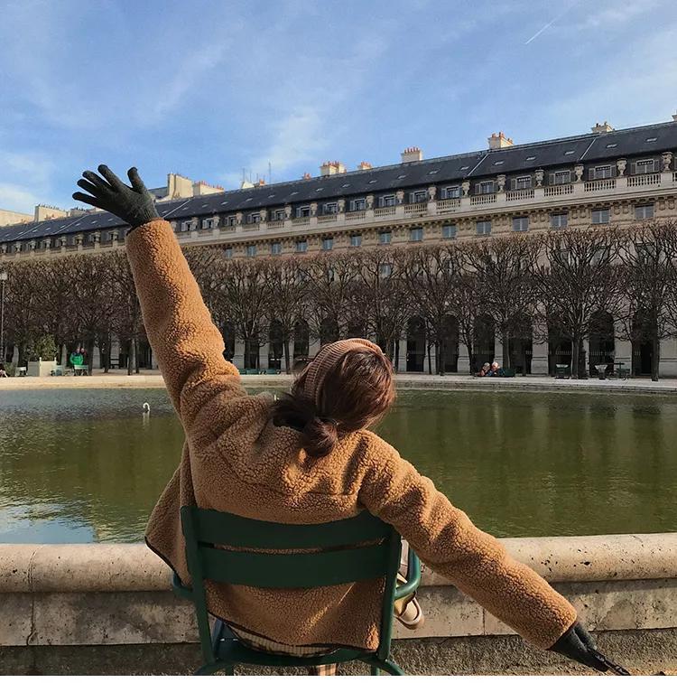 韩系欧尼风衣外套,韩国欧尼黑色大衣搭配