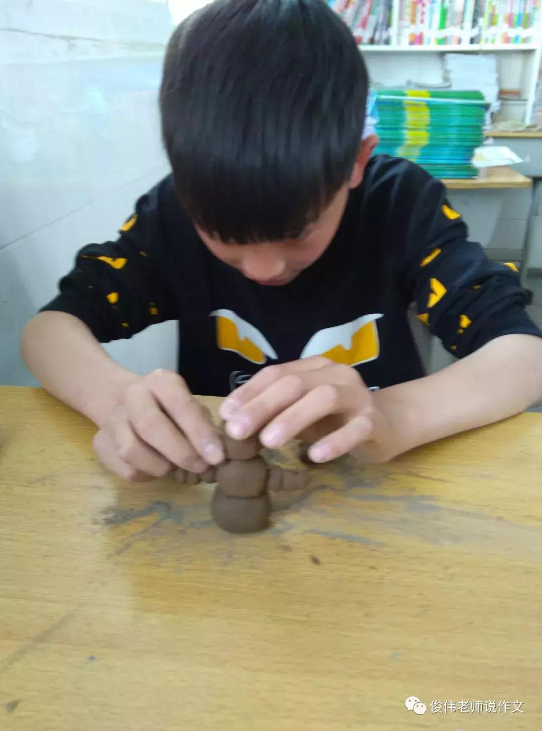 泥巴里的童年故事,泥巴里的童年视频大全