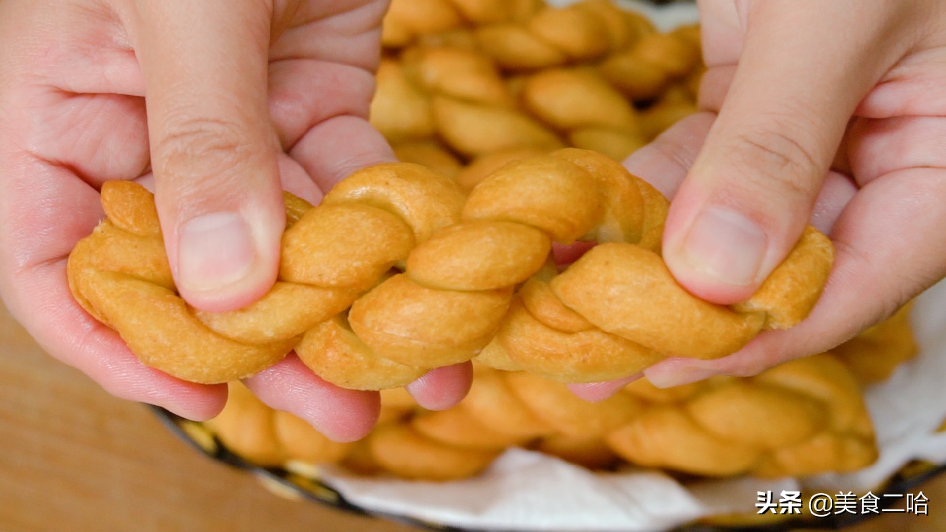 1碗面粉1个鸡蛋的做法,1碗面粉3个鸡蛋简单做出小零食